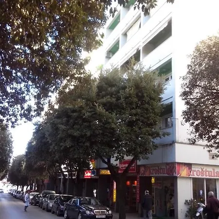 艾尔梅拉多尔旅馆 招待所 扎达尔